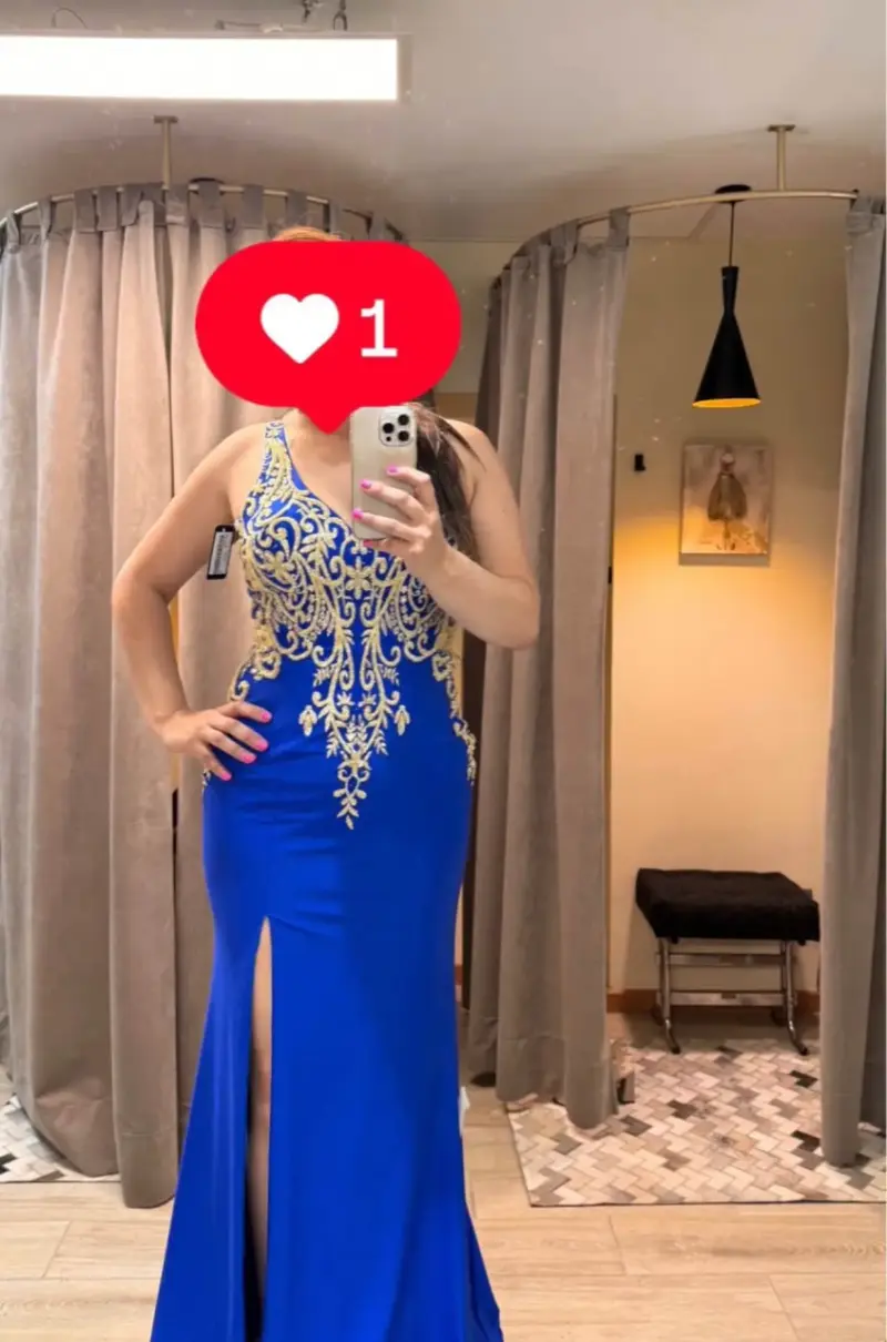 Vestido de noche azul con bordado dorado - 1