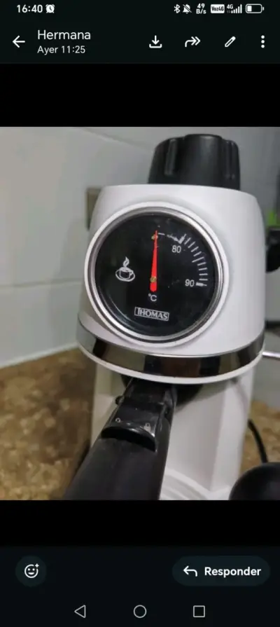 Cafetera espresso Thomas blanca con vaporizador - miniatura 2