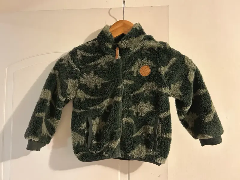 Chaqueta de polar infantil con diseño de dinosaurios - 1