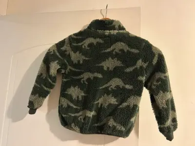 Chaqueta de polar infantil con diseño de dinosaurios - miniatura 2