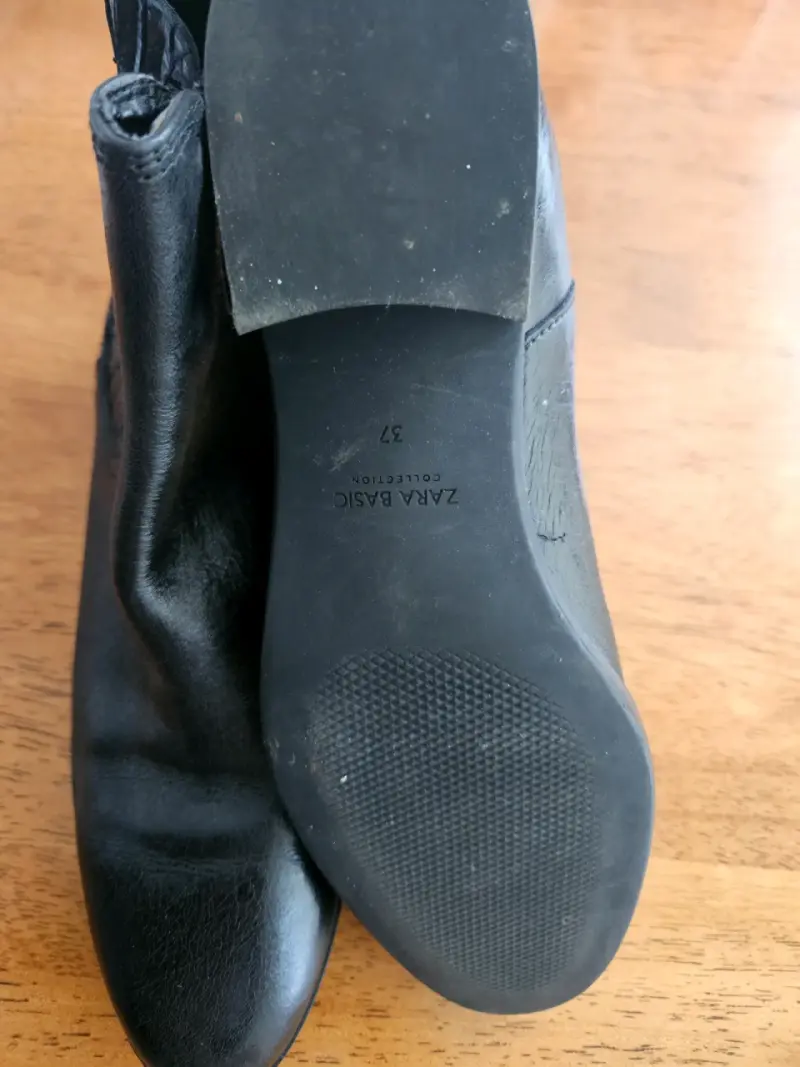 Botines negros de cuero Zara Basic - 2