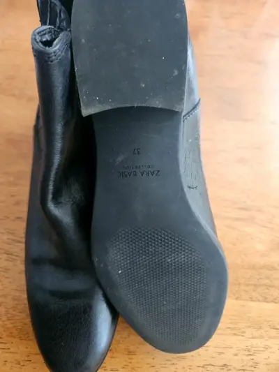 Botines negros de cuero Zara Basic - miniatura 2