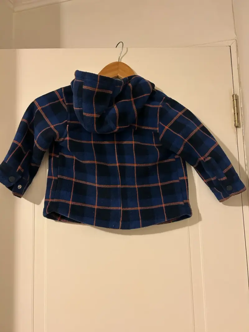 Chaqueta de niño a cuadros azul con capucha - 3