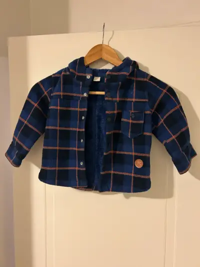 Chaqueta de niño a cuadros azul con capucha - miniatura 5