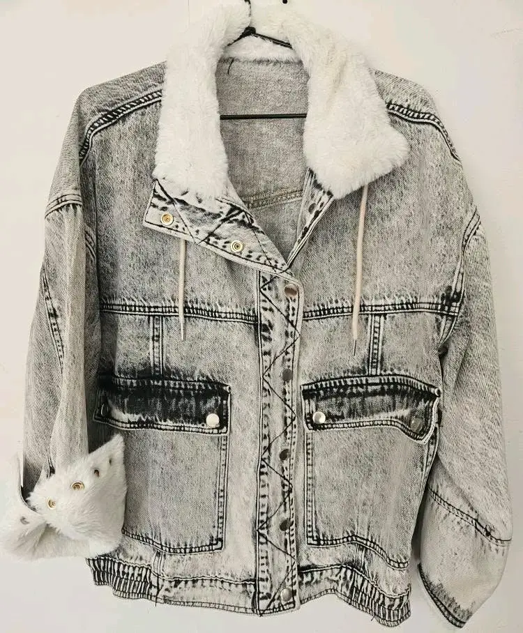 Chaqueta de mezclilla con forro de piel sintética