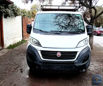 Furgón Fiat Ducato blanco en buen estado - miniatura 2