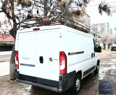 Furgón Fiat Ducato blanco en buen estado - miniatura 4