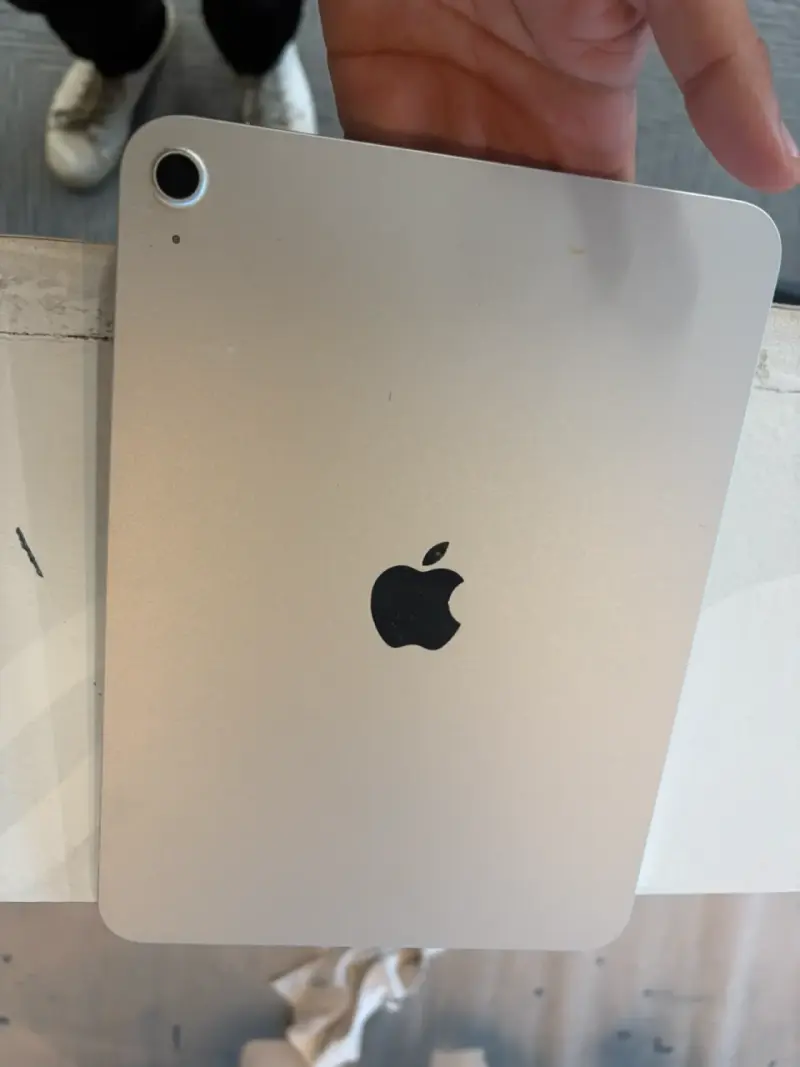 iPad Apple 11 gen de 10.9 pulgadas en buen estado - 1
