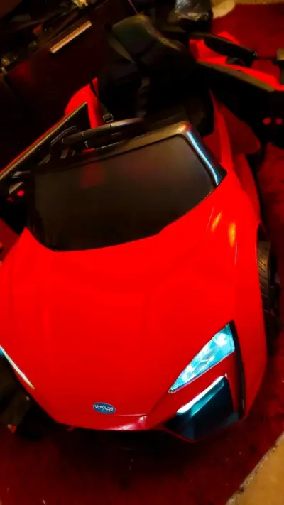 Auto eléctrico para niños rojo Voyage - miniatura 5