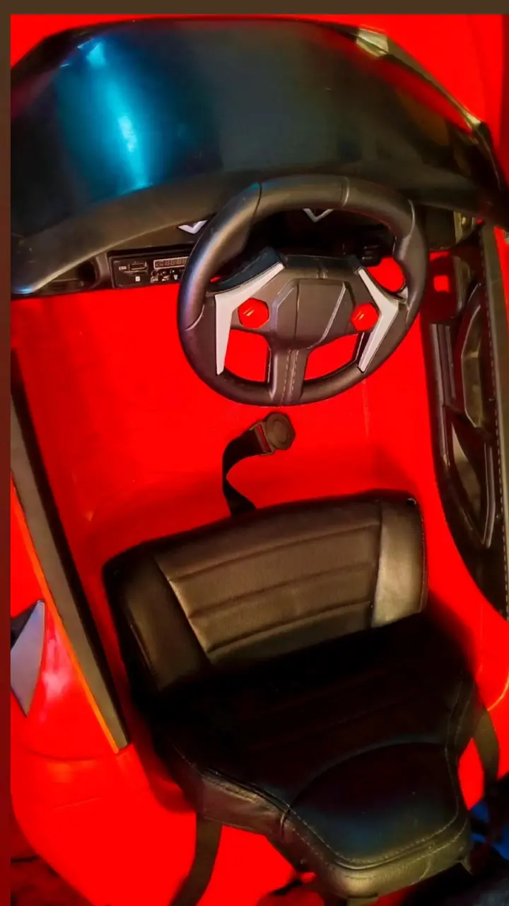 Auto eléctrico para niños rojo Voyage - 6