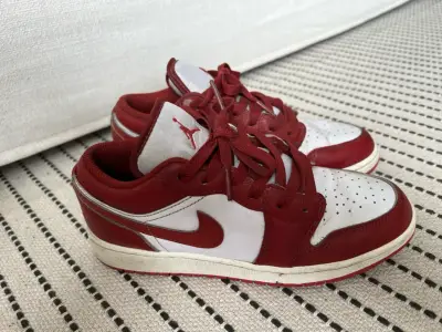Nike Air Jordan 1 low dune red 23.5 cm - miniatura 1