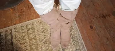 Botas altas de gamuza color beige - miniatura 1