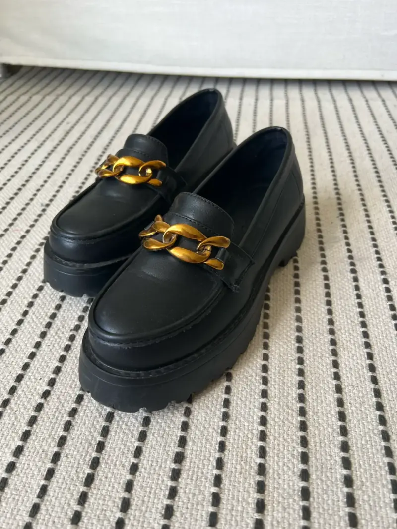 Mocasines negros con cadena dorada talla 36 dama - 1