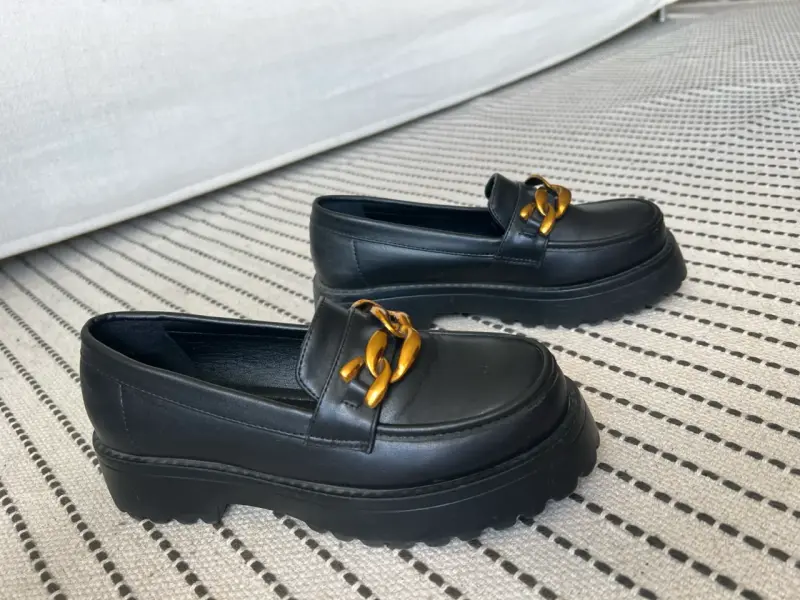Mocasines negros con cadena dorada talla 36 dama - 2