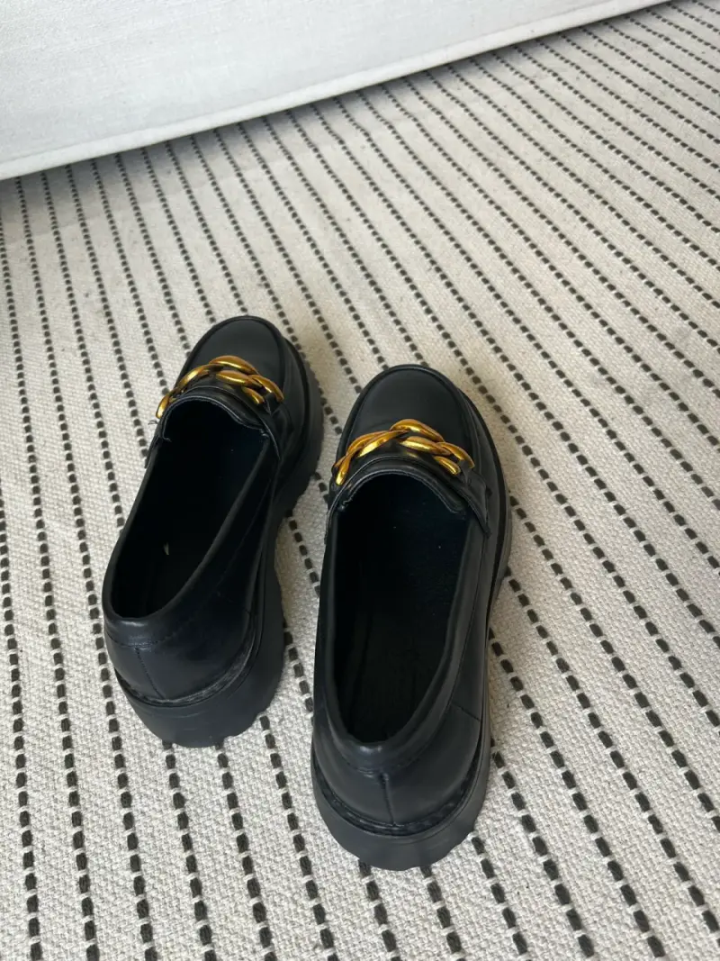 Mocasines negros con cadena dorada talla 36 dama - 6