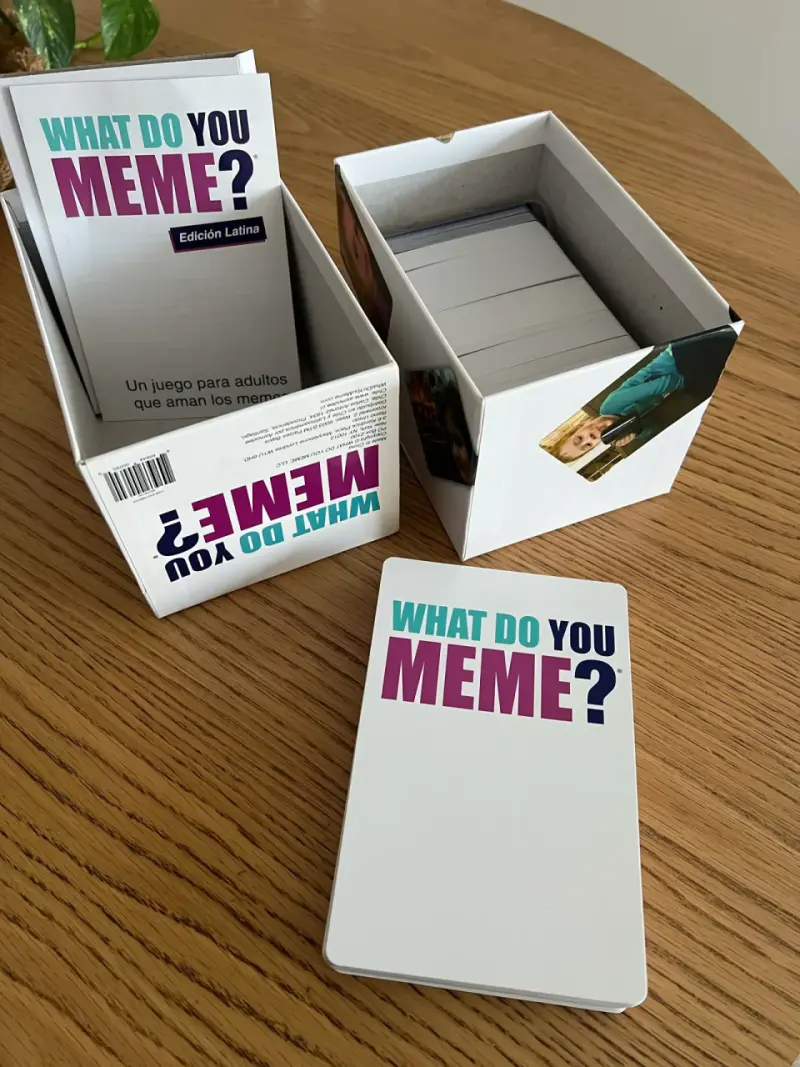 Juego de mesa What Do You Meme? Edición Latina - 3
