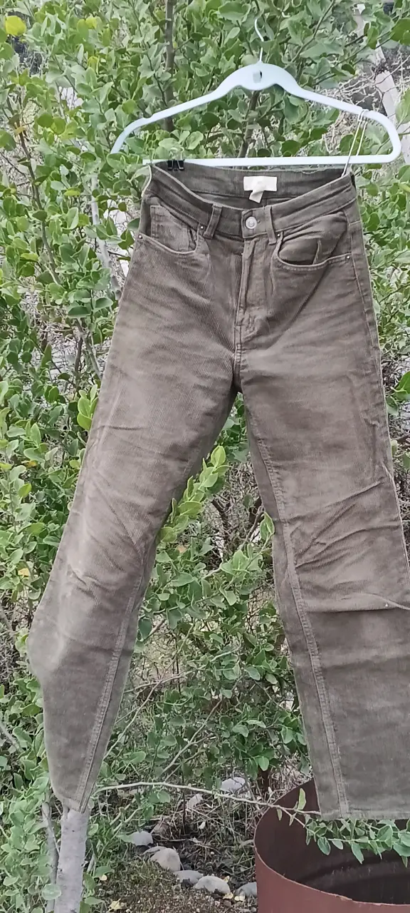 Pantalones de cotele verde botella H&M para mujer - 2
