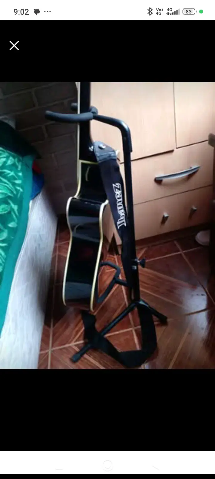 Guitarra electroacústica Ibanez negra con amplificador - 2