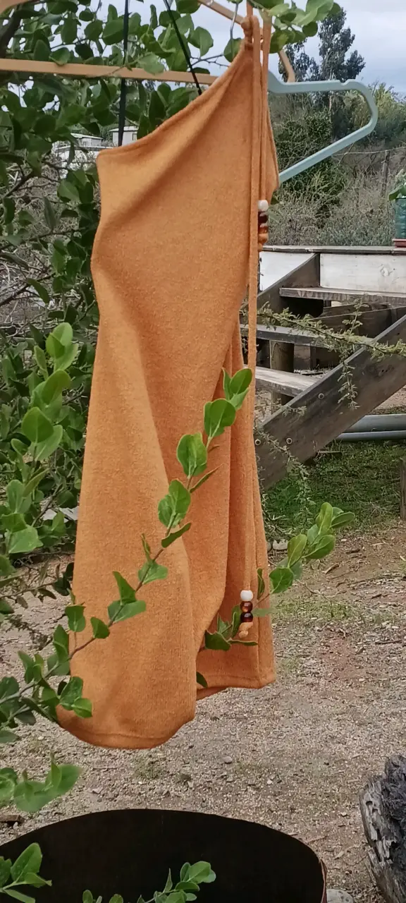 Vestido sin mangas color naranja con detalles de - 1