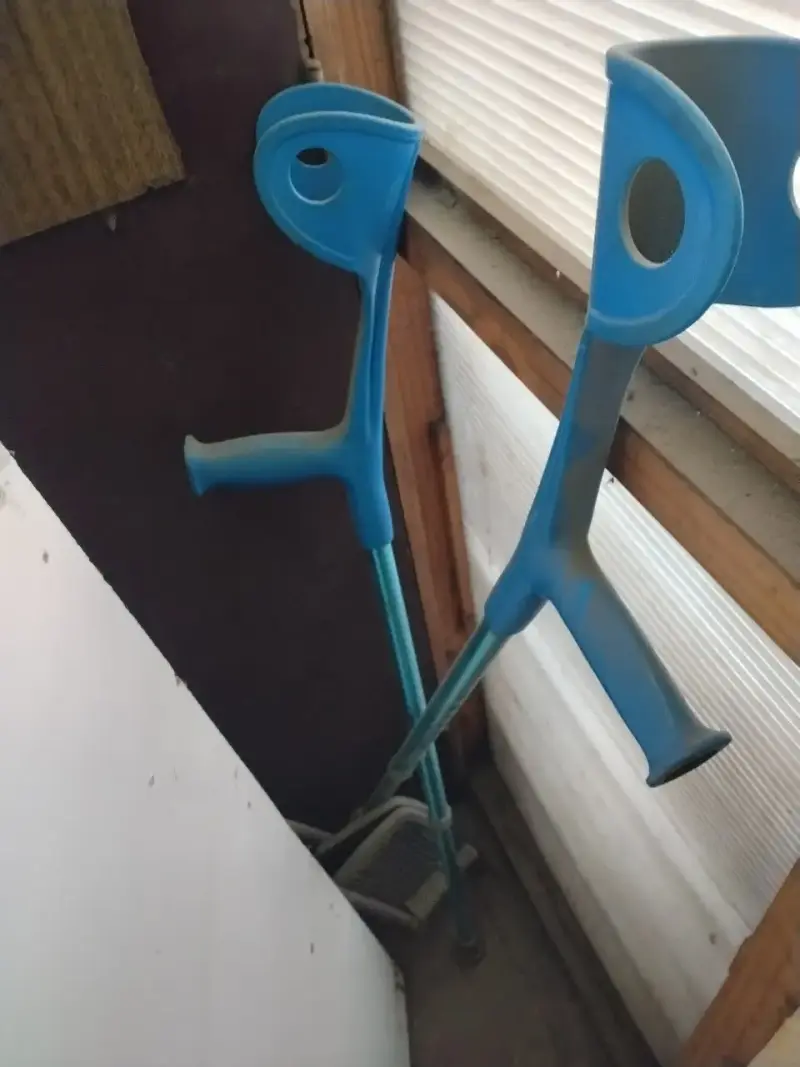 Muletas de aluminio ajustables azules