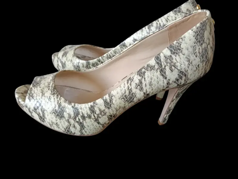 Zapatos de Tacón Abierto Estilo Serpiente - 1