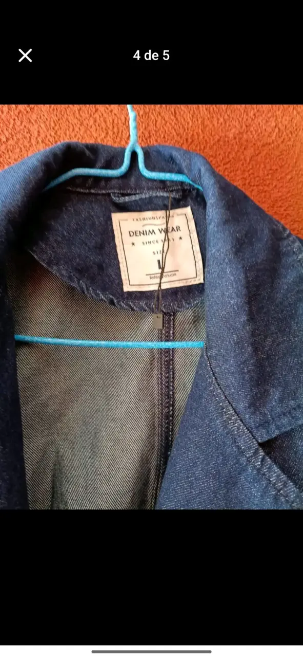 Chaqueta de mezclilla azul con cinturón - 1