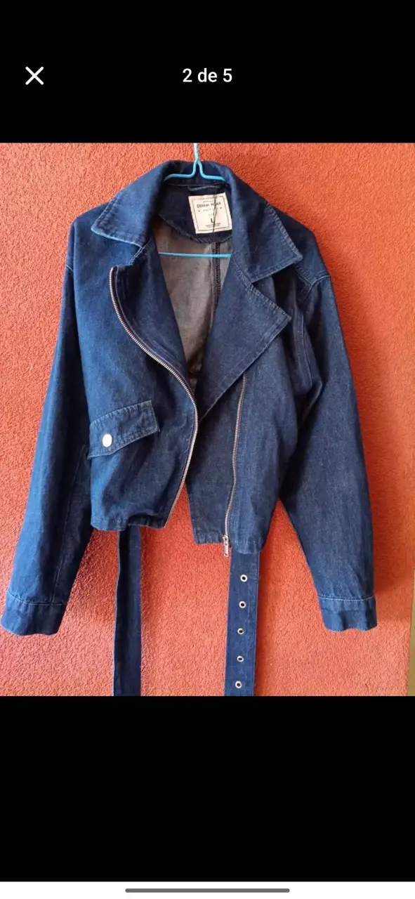 Chaqueta de mezclilla azul con cinturón - 4