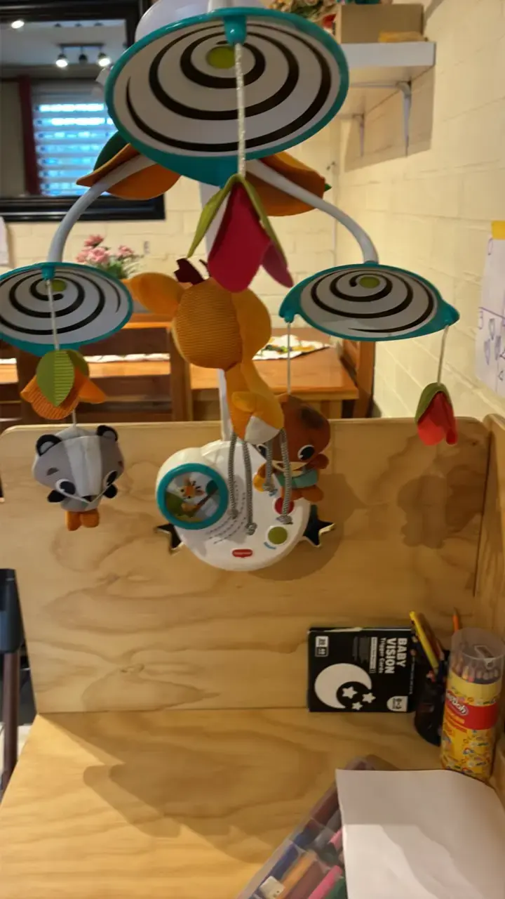 Móvil musical para cuna con animales colgantes - 3