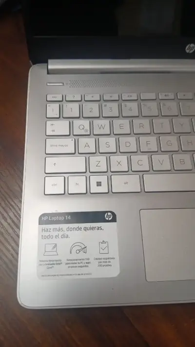 Laptop HP 14 con Intel Core i5 y pantalla HD - miniatura 2