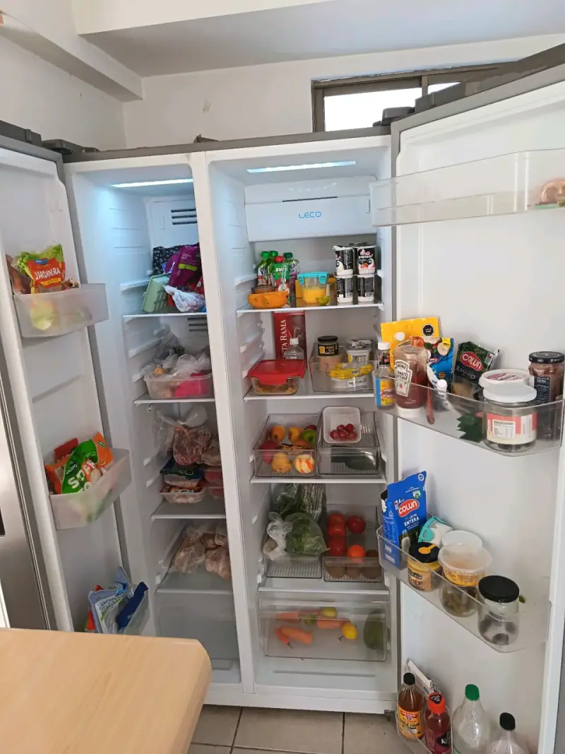 Refrigerador Side by Side Hyundai en acero inoxidable - 2