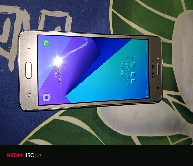 Smartphone Samsung Galaxy J5 en buen estado - 2