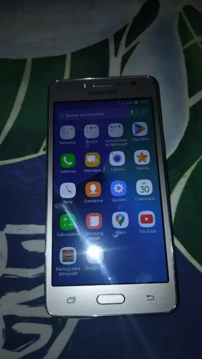Smartphone Samsung Galaxy J5 en buen estado - miniatura 4