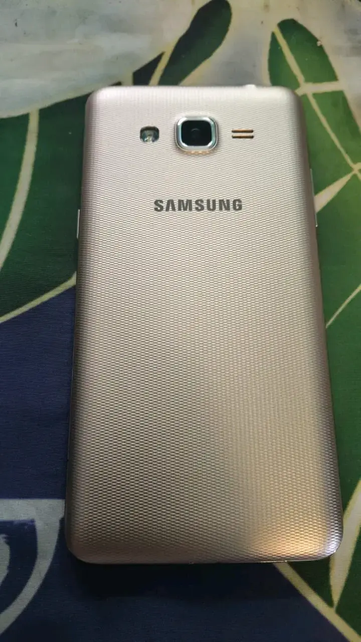 Smartphone Samsung Galaxy J5 en buen estado - 5