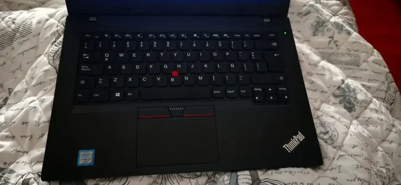 Laptop Lenovo ThinkPad Intel Core i5 en buen estado - 1