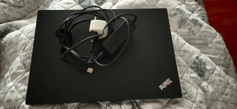 Laptop Lenovo ThinkPad Intel Core i5 en buen estado - 4