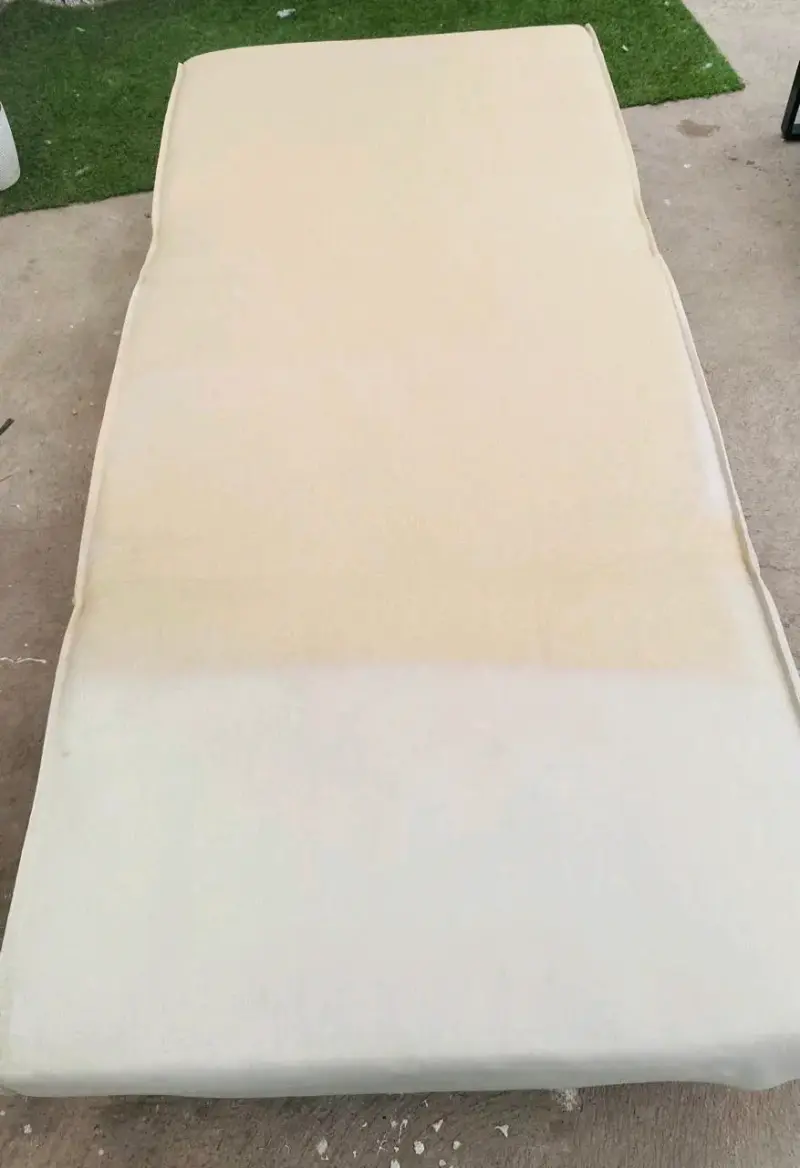 Sillón cama beige plegable en buen estado - 2