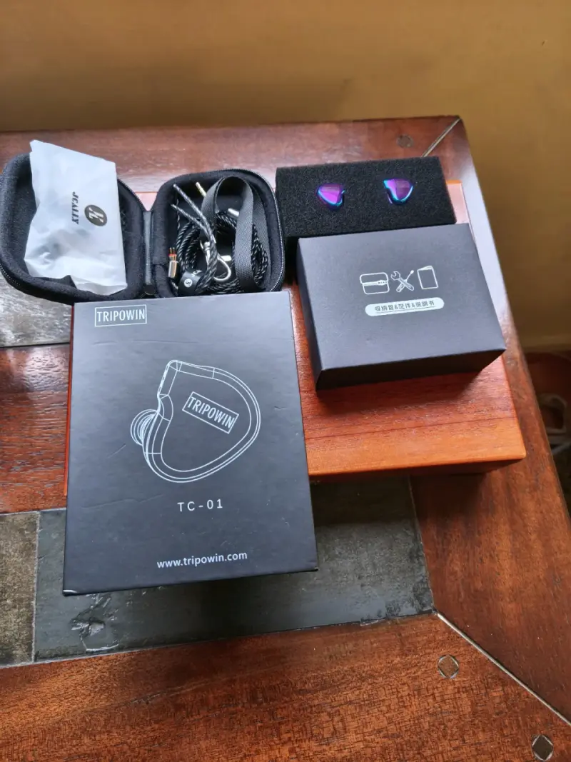 Auriculares In-Ear Tripowin TC-01 con Estuche - 1