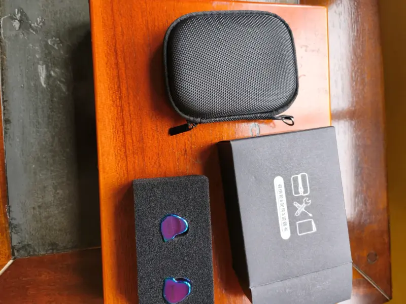 Auriculares In-Ear Tripowin TC-01 con Estuche - 4