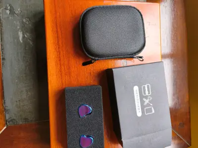 Auriculares In-Ear Tripowin TC-01 con Estuche - miniatura 4