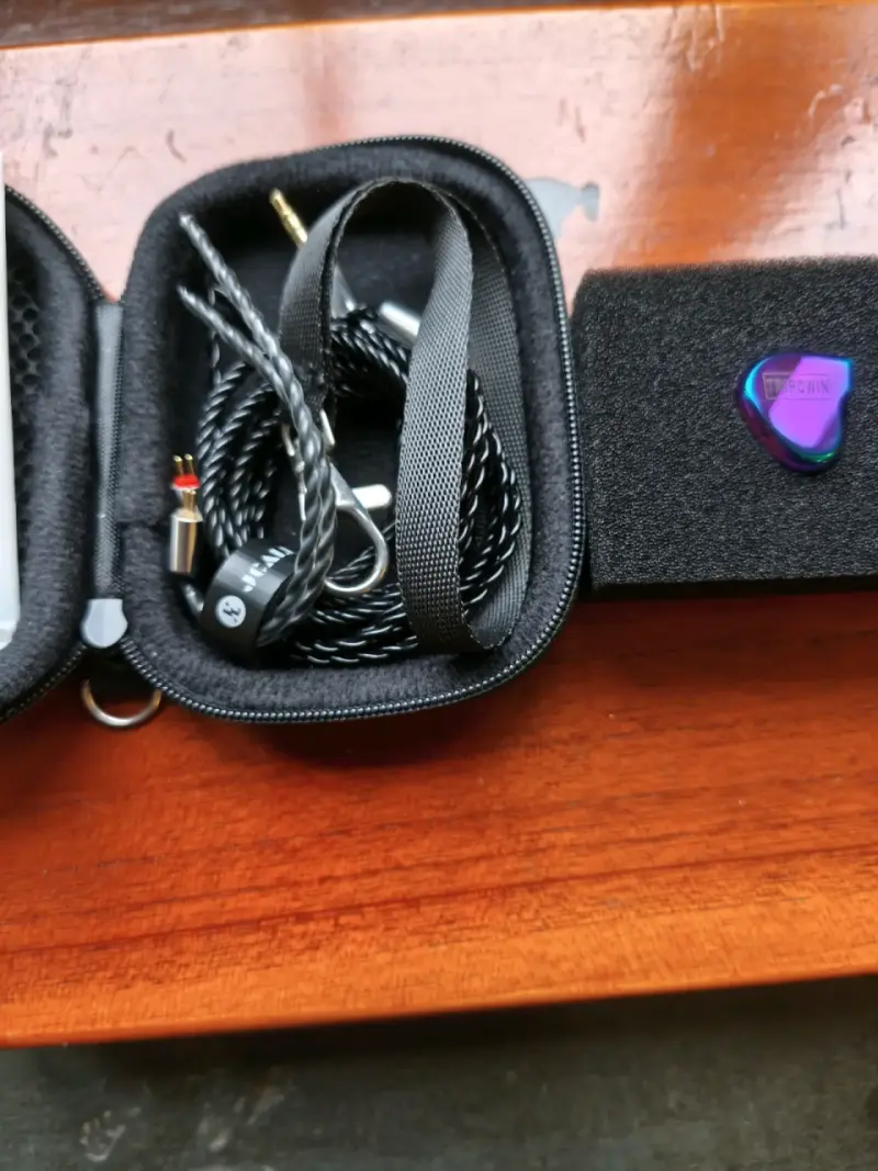 Auriculares In-Ear Tripowin TC-01 con Estuche - 5