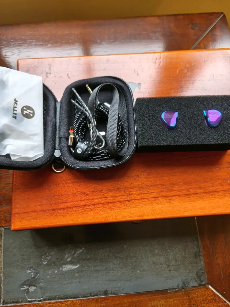 Auriculares In-Ear Tripowin TC-01 con Estuche - 6