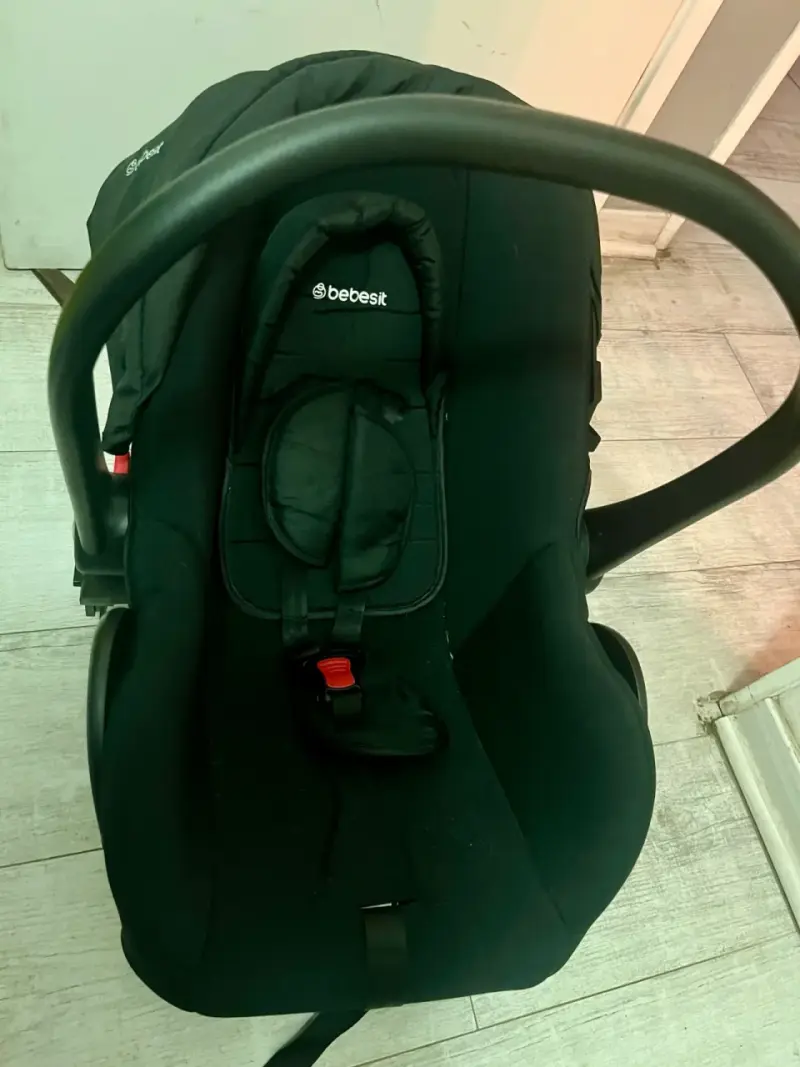 Silla de Auto Bebesit Negra para Bebé - 1