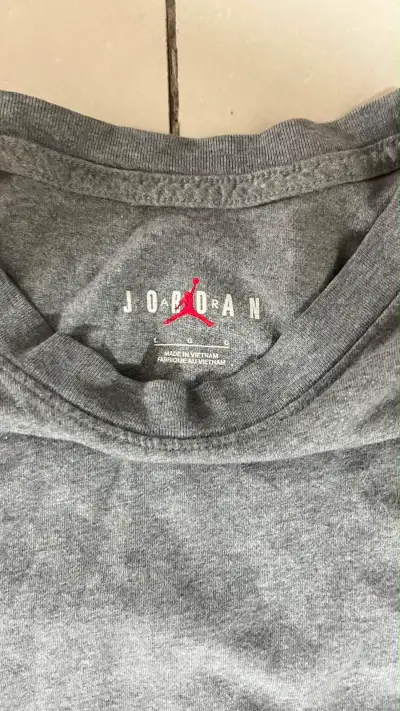 Polera gris Jordan para hombre - miniatura 3