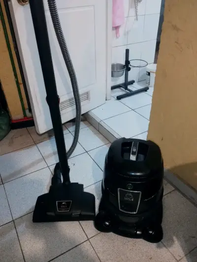 Aspiradora Hyla con accesorios completos - miniatura 1