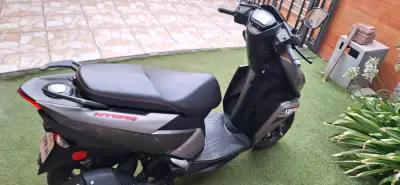 Scooter TVS NTORQ 125cc en buen estado - miniatura 2