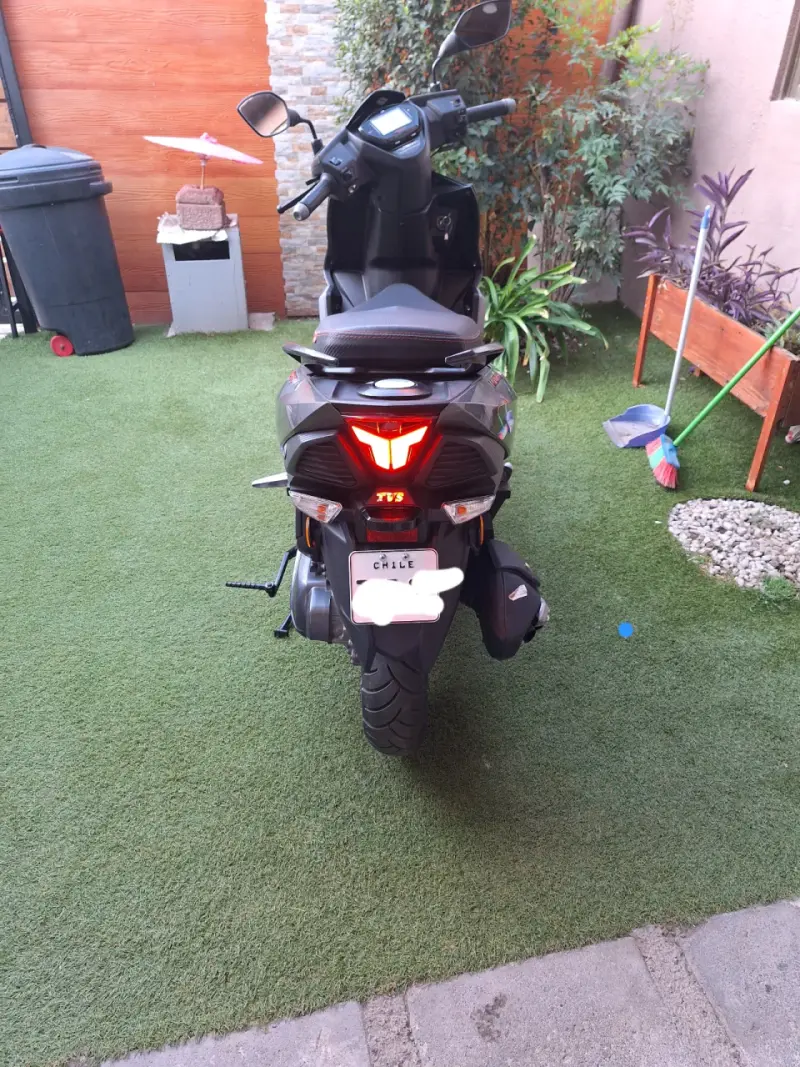 Scooter TVS NTORQ 125cc en buen estado - 5