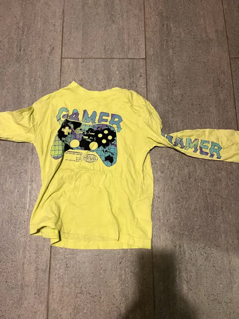Polera amarilla de niño con diseño gamer - 1