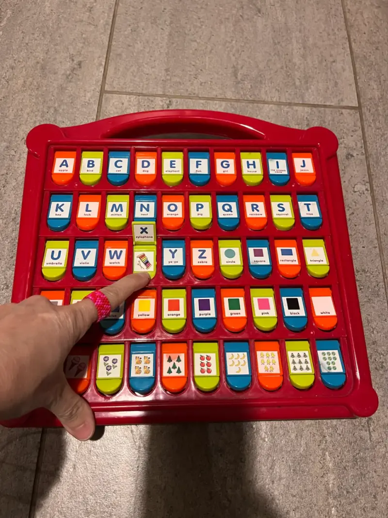 Juego educativo de letras y colores para niños - 2
