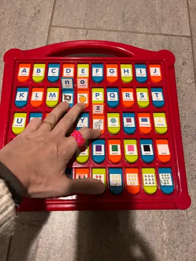 Juego educativo de letras y colores para niños - miniatura 4
