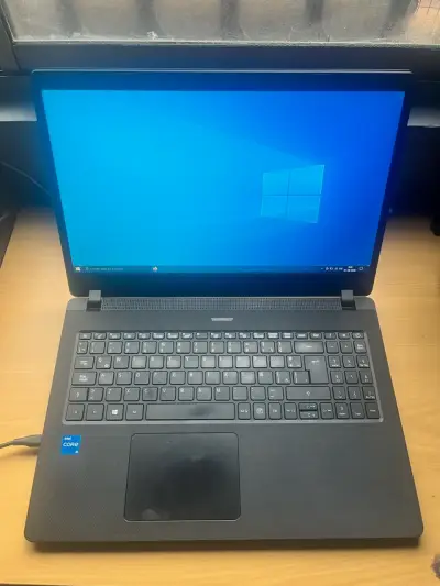 Laptop Acer Travelmate P215-53 i5 24GB RAM - miniatura 3